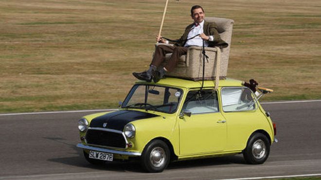 Britský řidič si „opravil“ auto po vzoru Mr. Beana | EVROPA 2