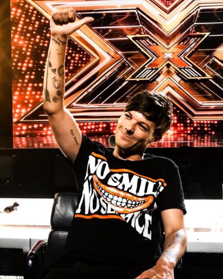 Louis Tomlinson jako porotce na britské soutěži X Factor