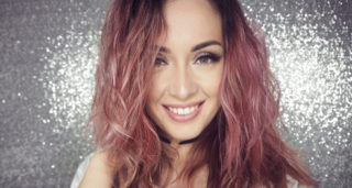 Líčení s&nbsp;Terry na&nbsp;Frekvenci 1: Jak vybrat správný odstín make-upu a&nbsp;jak ho používat?