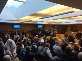 Studentka chtěla odškodné kvůli údajnému zákazu hidžábu. Soud žalobu zamítl