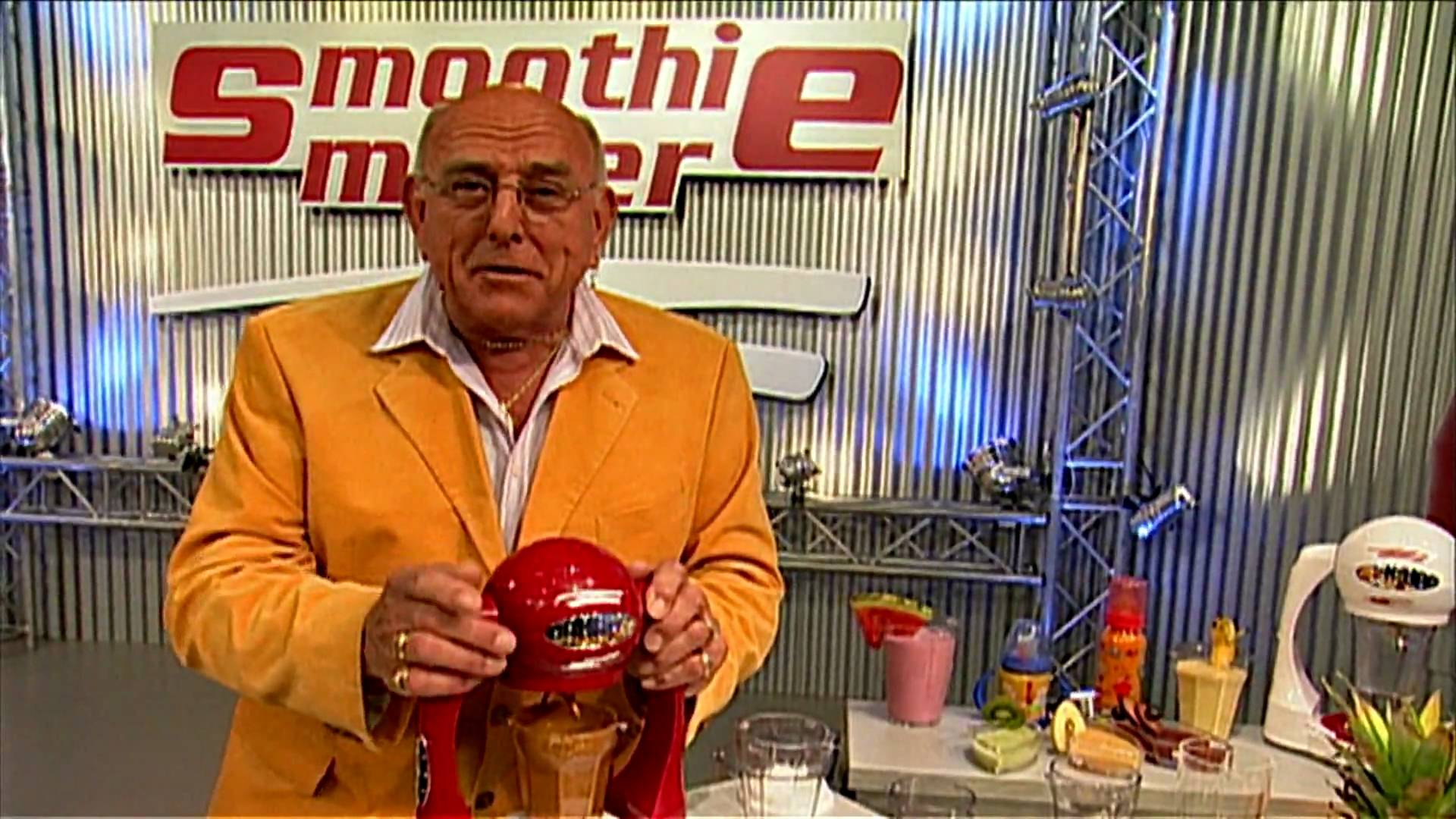 Připravte si peněženky! Král teleshoppingu Horst Fuchs prý jede do Prahy. 5 legendárních reklam