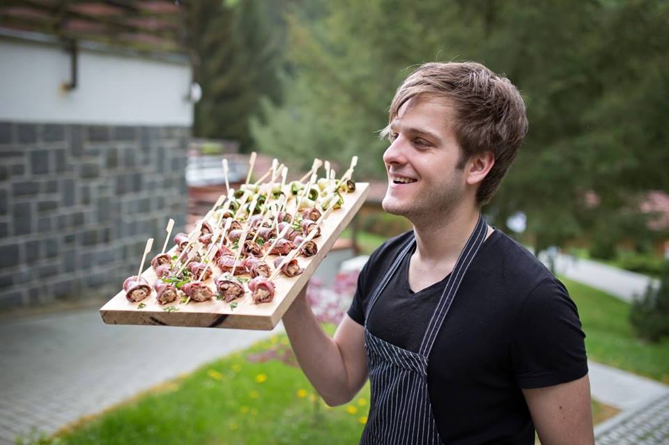 ROZHOVOR: V 17 letech napsal Martin Škoda první kuchařku! Recept na smažák v ní ale nenajdete