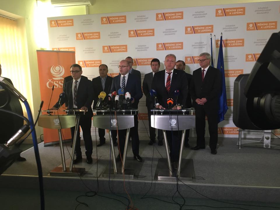 Premiér Sobotka se vzdal funkce předsedy ČSSD a&nbsp;volebního lídra