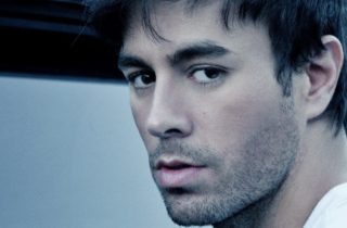 SOUTĚŽ! Hrajeme o&nbsp;10 lístků na&nbsp;VYPRODANÝ koncert Enrique Iglesiase