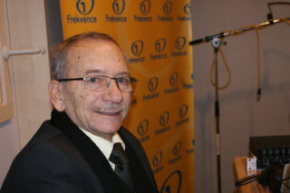 Založím politickou stranu kuřáků a&nbsp;budete se divit, vyhrožuje po&nbsp;schválení protikuřáckého zákona senátor Kubera!