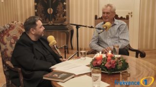 Prezident prozradil detaily telefonátu s&nbsp;Trumpem. O&nbsp;čem spolu mluvili?