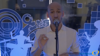 VIDEO: Zpěvák Ladislav Bubnár představil na&nbsp;Frekvenci 1 svůj nový hit Sára