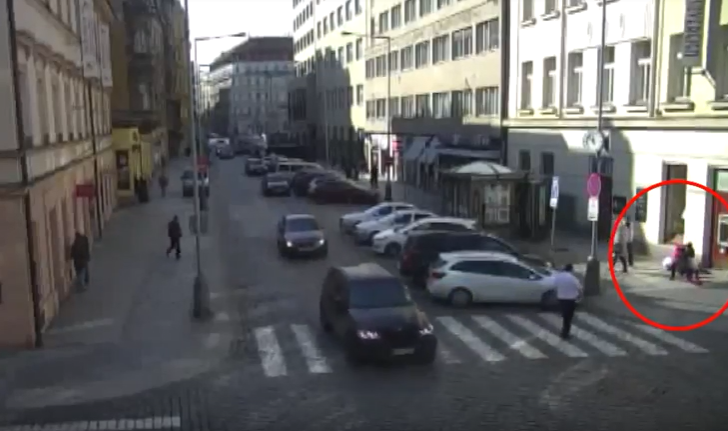 Skvělý zákrok! K ženě v bezvědomí se strážníci dostali za dvě minuty