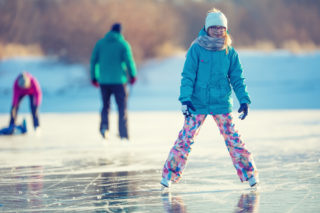 Mrazy jsou i&nbsp;pro&nbsp;něco dobré! Bruslařům se otevřela magistrála na&nbsp;lipenské přehradě