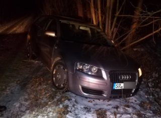 Osudné hrátky: Muž zemřel po&nbsp;pohlavním styku, jeho auto sjelo na&nbsp;pole