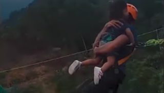 Drama v&nbsp;60 metrech! Otec skočil bungee jumping s&nbsp;dcerou (2). VIDEO