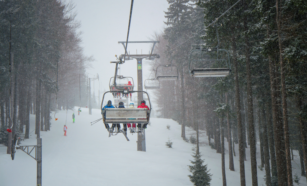 Skiareály postupně zahajují sezonu, počasí jim zatím ale nepřeje
