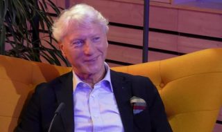 Největší peklo? Sandále s&nbsp;ponožkami a&nbsp;košile s&nbsp;krátkým rukávem, řekl Ladislav Špaček v&nbsp;pořadu Host Frekvence 1