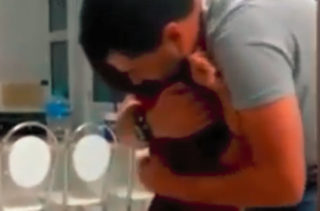 VIDEO: Chlapec se rozplakal, když po&nbsp;měsíci uslyšel otcův hlas