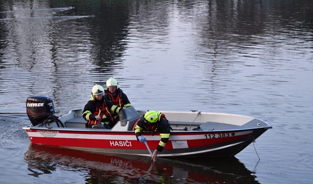 Při plavání v Labi pravděpodobně utonul mladík (22)