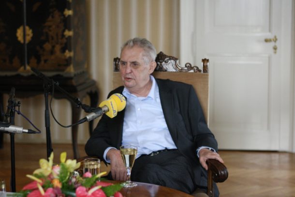 Sledujte celý Press klub s&nbsp;Milošem Zemanem na&nbsp;VIDEU