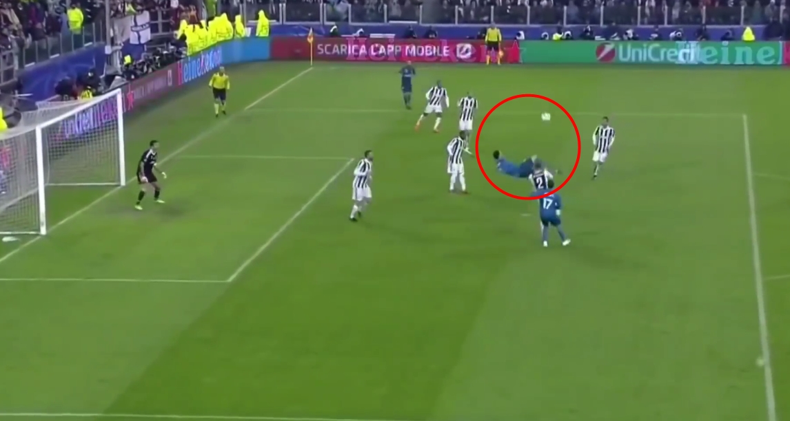 VIDEO: Ronaldo předvedl nejkrásnější gól Ligy mistrů, vestoje tleskal celý stadión