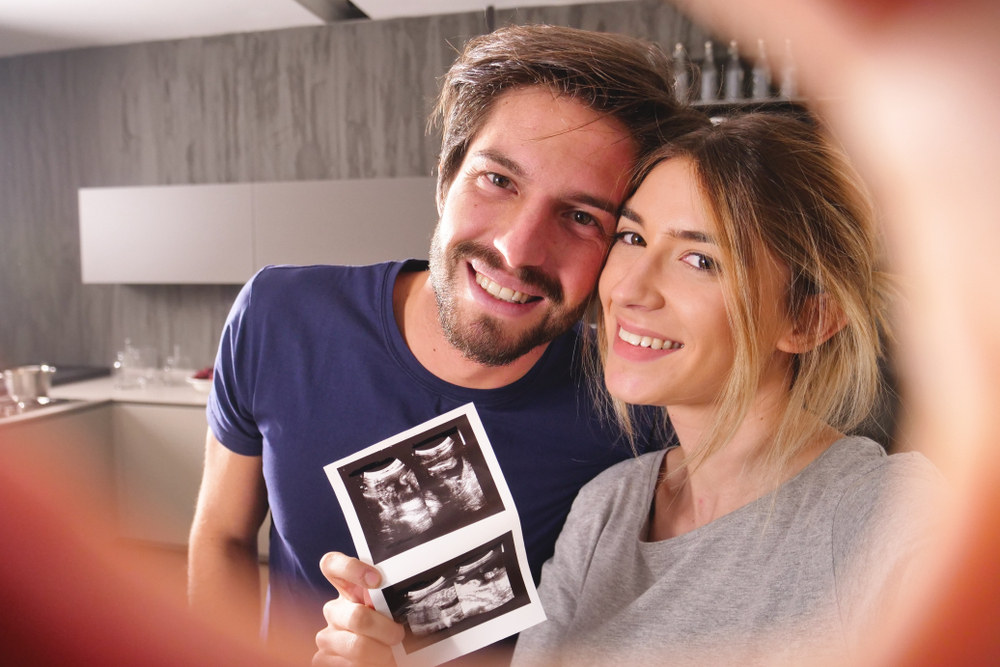 Plánujete na&nbsp;Apríla vypustit, že čekáte miminko? Tohle vás možná přinutí změnit názor