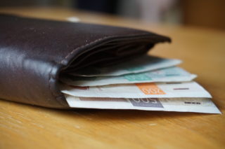 Žena přes pět let pobírala dávky na&nbsp;svou mrtvou matku