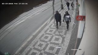 VIDEO: Muž přepadl a&nbsp;škrtil 12letého chlapce. Neviděli jste ho?