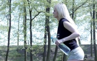 Supr tělo za minutu: Posilte tricepsy a&nbsp;boční svaly na&nbsp;břiše