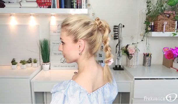 Hairstyle s&nbsp;Ellie: V&nbsp;jednoduchosti je krása! Zkuste cop á la zapletený provaz