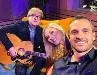 Na novém albu zazní hudebníci, kteří hráli s&nbsp;Paulem McCartneym, řekl v&nbsp;pořadu Host Frekvence 1 Miro Žbirka