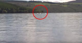 VIDEO: Konečně důkaz o&nbsp;Lochnesské příšeře? Babička s&nbsp;vnučkou ji natočily