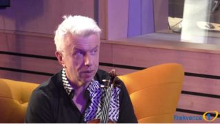 Na telefonu mám Jana Křtitele. Při&nbsp;pohledu na&nbsp;něj se zklidním, řekl v&nbsp;pořadu Host Frekvence 1 Jaroslav Svěcený