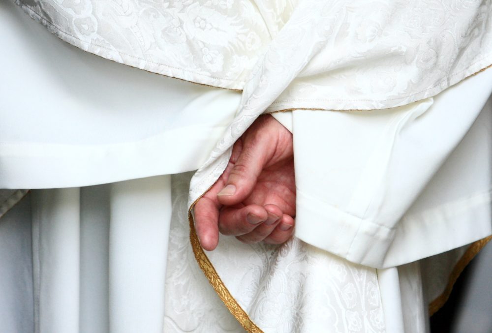 Změna k&nbsp;lepšímu? Katoličtí kněží a&nbsp;řeholní osoby musejí hlásit sexuální zneužívání