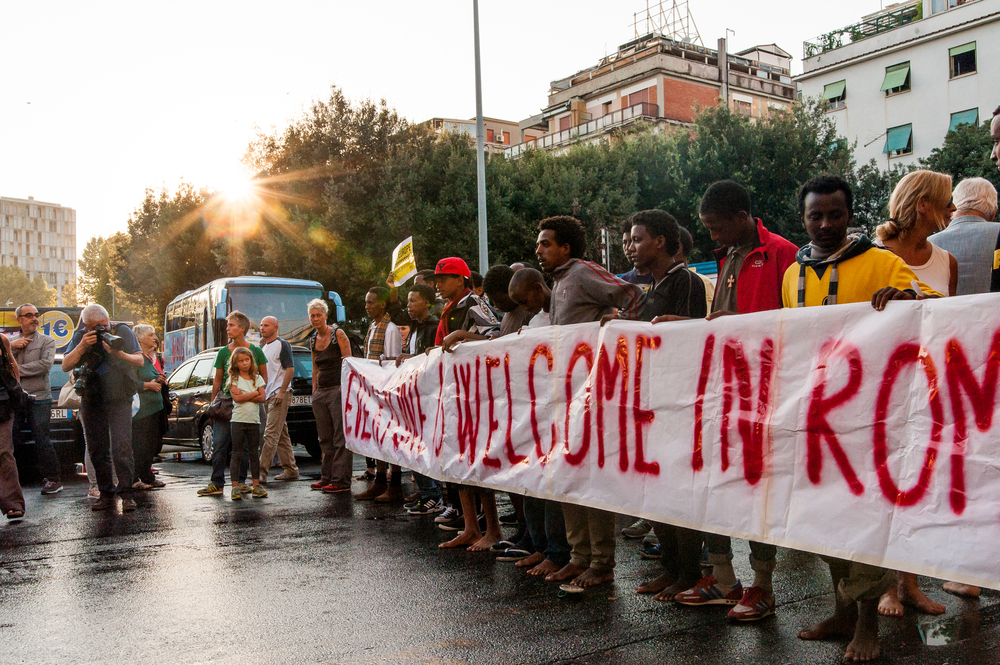 Migranti žalují Itálii, že je vrací do Libye
