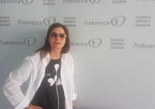 Když mě někdo cizí osloví Lucko, přijde mi to občas zvláštní, řekla v&nbsp;pořadu Host Frekvence 1 Anna K