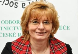 Co Andrej Babiš dříve slíbil, to splnil. O&nbsp;to více mě mrzí, že je současná situace jiná, řekla v&nbsp;Press klubu Frekvence 1 Dagmar Žitníková