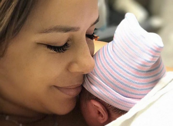 Zoufalá manželka Eva Longoria (43) je poprvé maminkou. Porodila holčičku, nebo chlapečka?