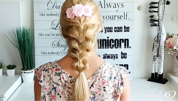 Hairstyle s&nbsp;Ellie: Vyrážíte na&nbsp;pláž? Nebo na&nbsp;víno? Bez tohohle účesu se neobejdete