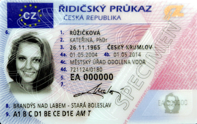 Letos zbývá vyměnit ještě přes 100 tisíc řidičských průkazů. Nezapomeňte!