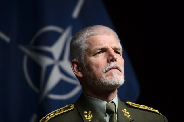 Český generál Pavel končí v čele výboru NATO. Jaké má další plány?