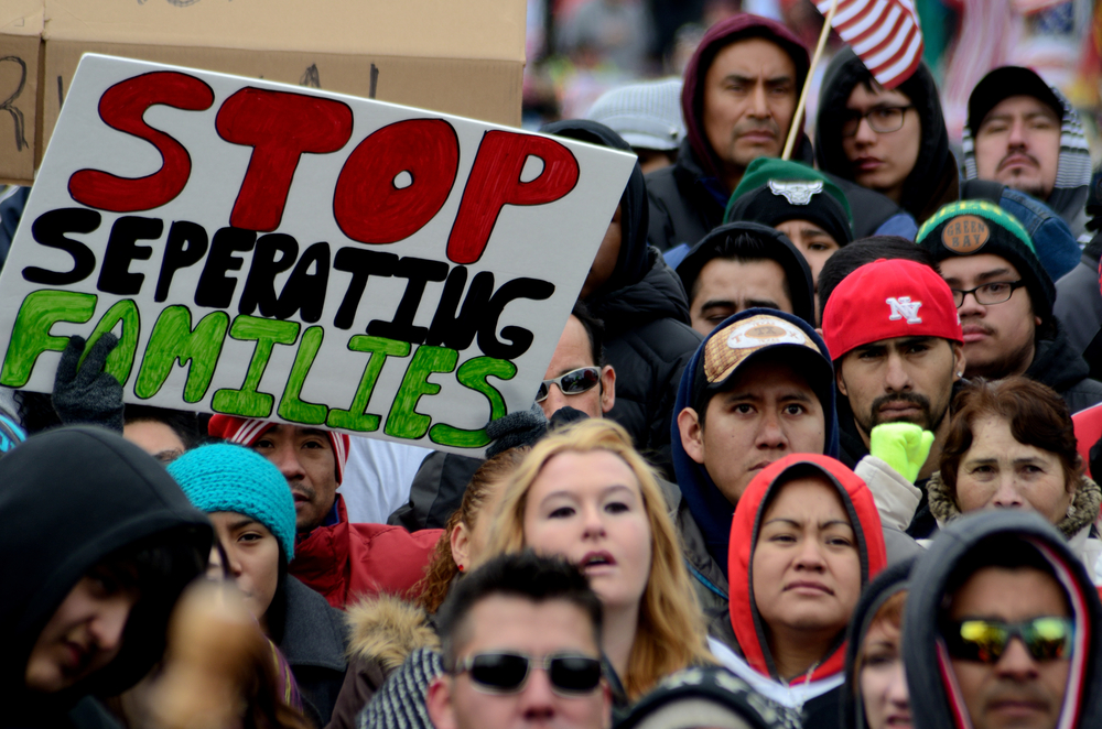 Vláda USA navrátila migrantům 522 odebraných dětí