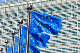 Evropská komise zažaluje Polsko u&nbsp;unijního soudu kvůli kontroverznímu zákonu