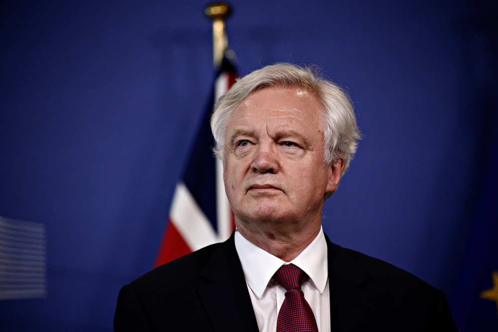 Británie v krizi? Ministr pro brexit po sporu s premiérkou rezignoval