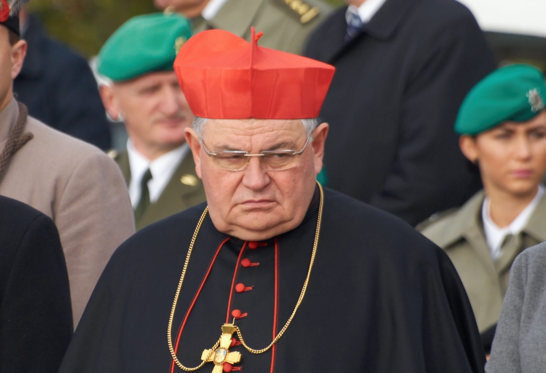 Kardinál Duka žene kontroverzní divadelní inscenaci s&nbsp;Ježíšem před soud