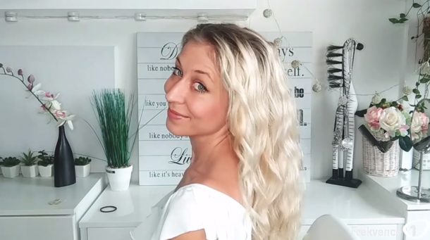 Hairstyle s&nbsp;Ellie: Toužíte po&nbsp;vlnách? Jde to i&nbsp;bez kulmy!
