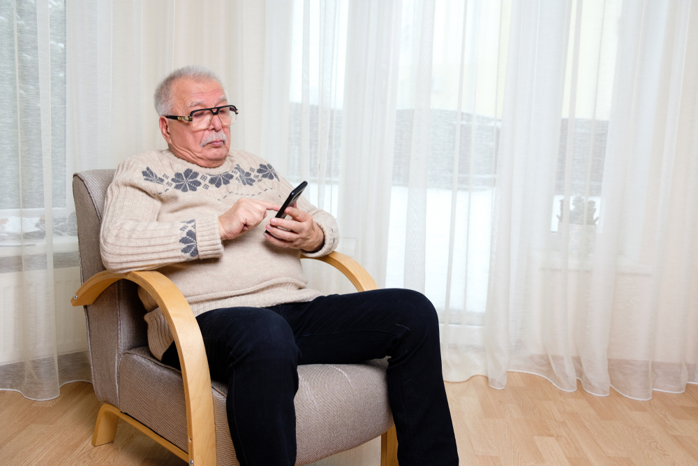 Stovkám seniorů přišly klamavé SMS vyzývající k platbě za zboží