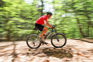 Na Šumavě v&nbsp;horku zkolaboval rakouský cyklista a&nbsp;zemřel