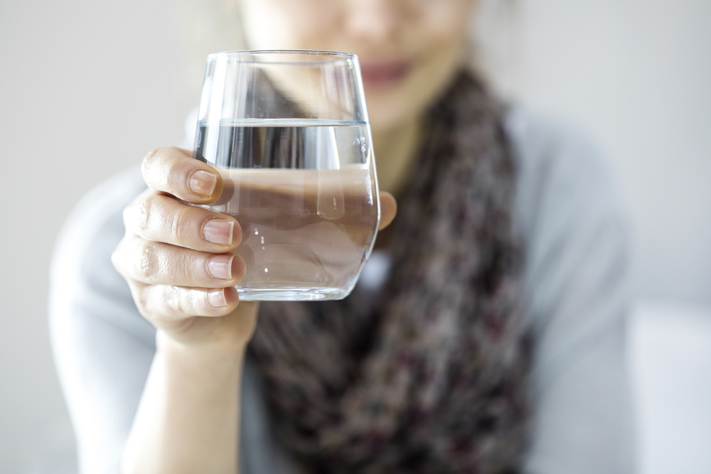 Dobré zprávy! Mikroplasty ve vodě představují pro&nbsp;lidi minimální zdravotní riziko