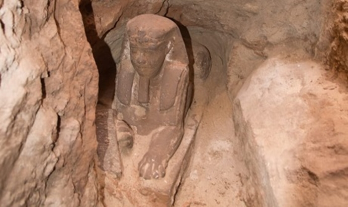To je krása! Archeologové objevili v jihoegyptském Asuánu sfingu, jsou jí 2 tisíce let