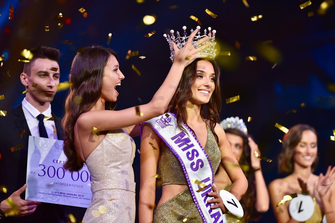 Miss přišla o korunku. Lhala, že nebyla vdaná!