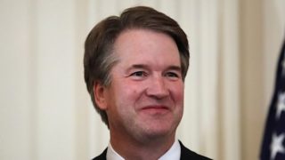 Výbor Senátu USA podpořil Kavanaugha na&nbsp;soudce Nejvyššího soudu