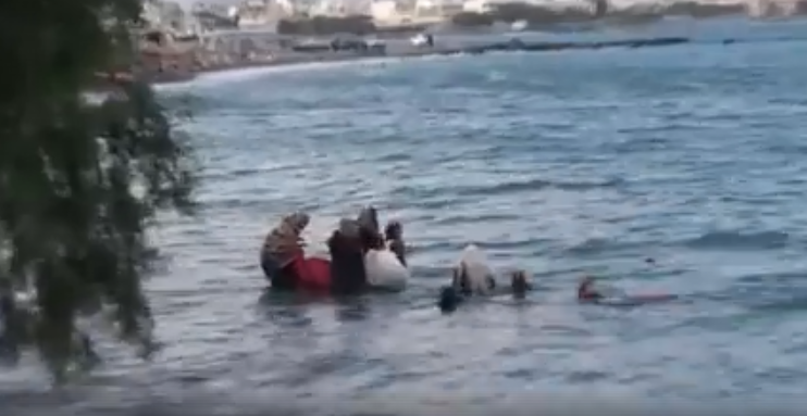 Čech čelí problémům kvůli dezinformačnímu VIDEU s migranty, viděl ho milion lidí
