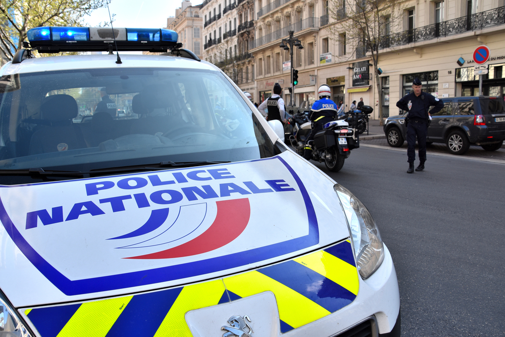 Francouzská policie zatkla muže, který v Paříži pobodal sedm lidí
